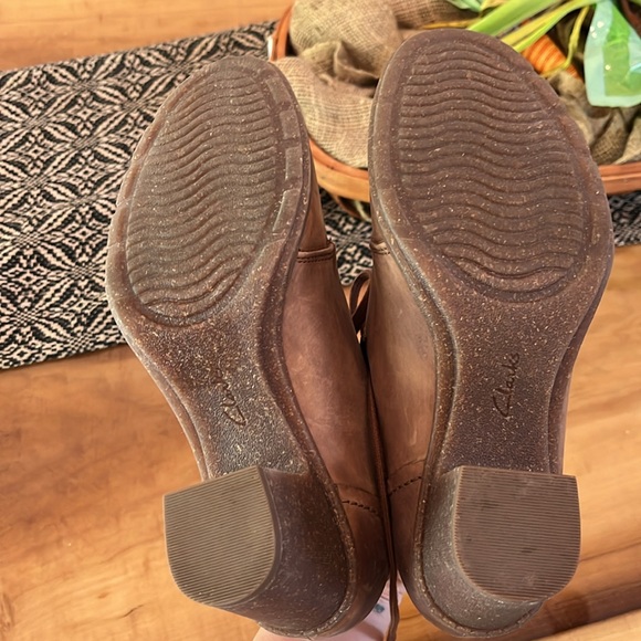 Clarks booties - Picture 9 of 9